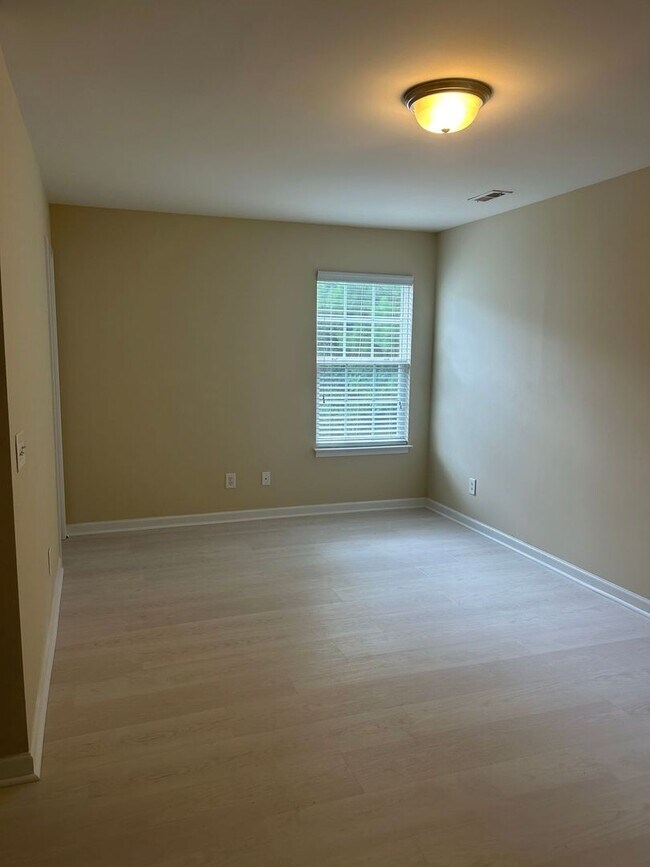 Building Photo - Exclusively Offered by Muse Realty, LLC