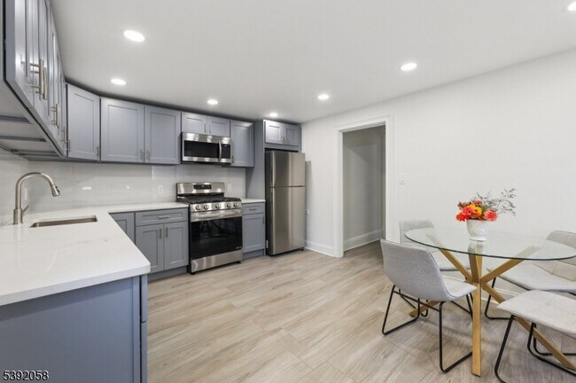 Foto del edificio - 74 Forest St