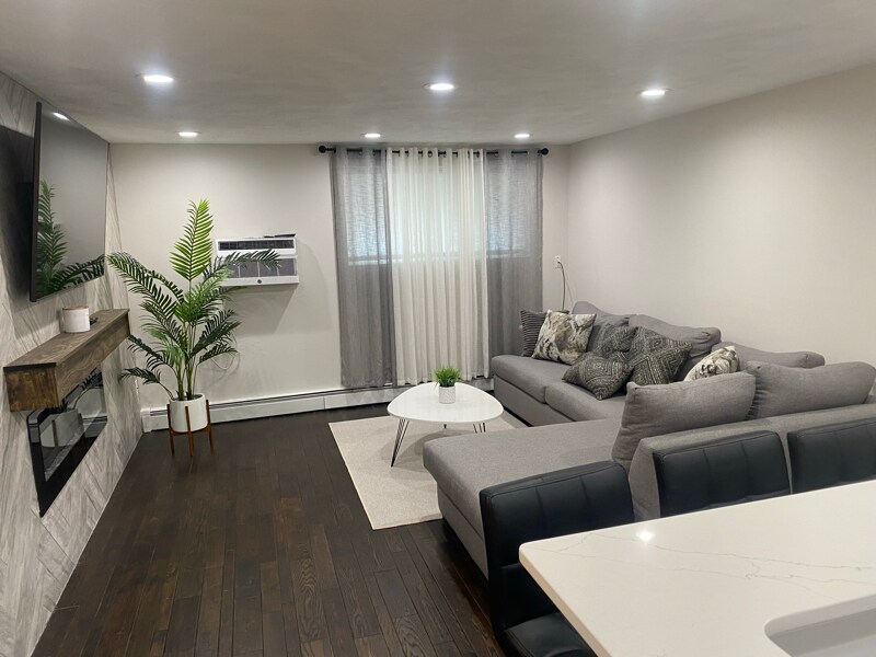 Foto principal - 200 Governors Dr