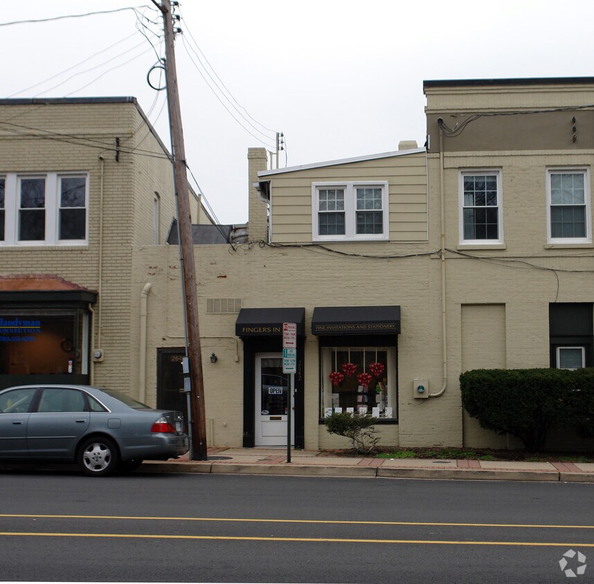 Foto del edificio - 2725-2731 Washington Blvd