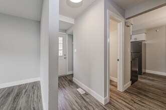 Building Photo - 6 Pearl Crescent