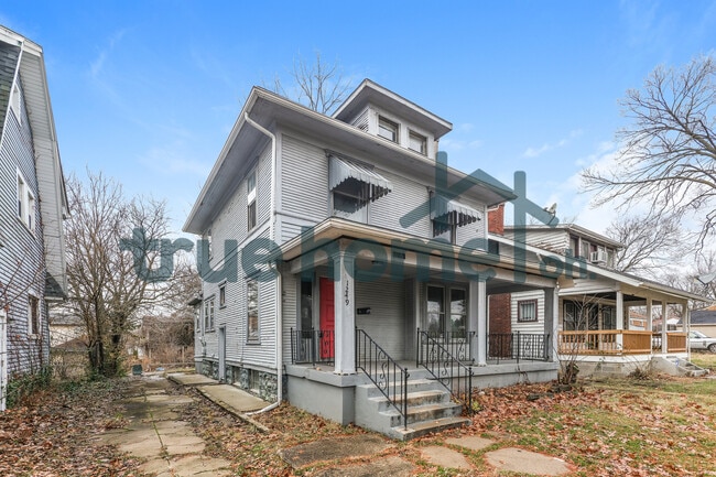 Photo - 1249 Everett Dr House