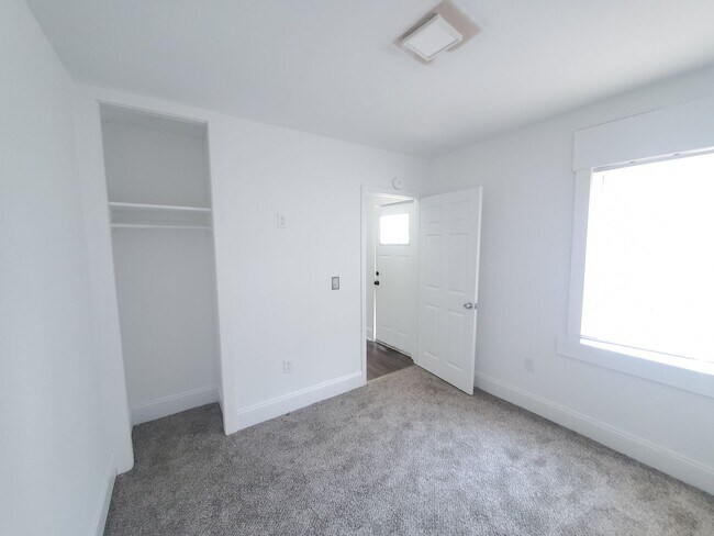 Building Photo - Single family home with attached MIL suite