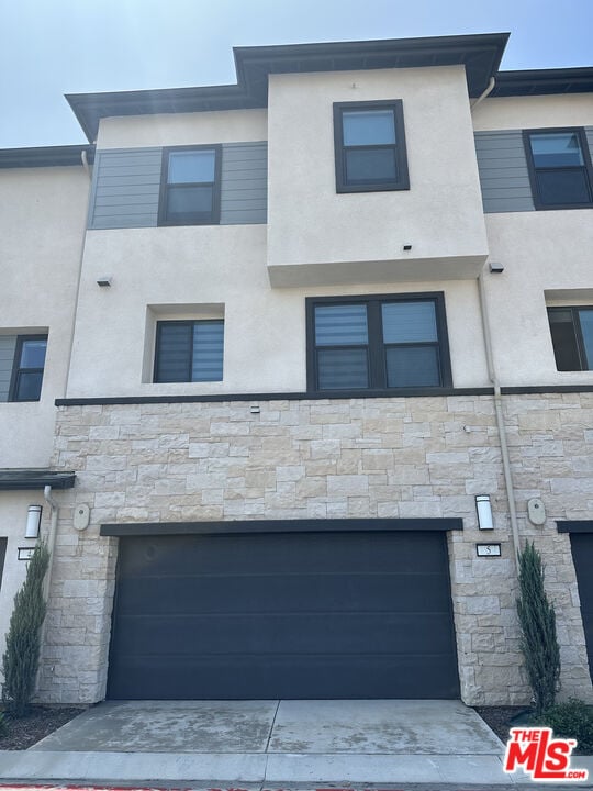 Foto del edificio - 2957 W Lincoln Ave
