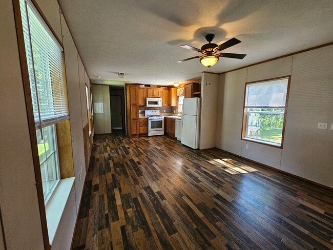 Building Photo - 53 Millstream Ct