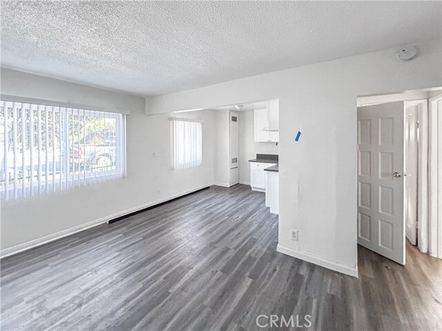 Building Photo - 2811 S Central Ave