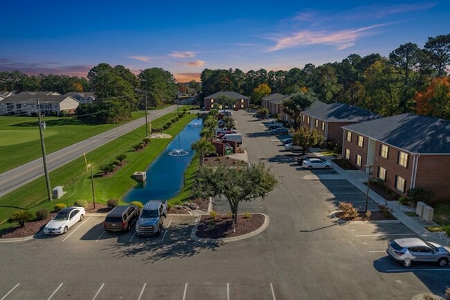 Foto del edificio - Celebrate the end of summer with Zero $$ application fees!