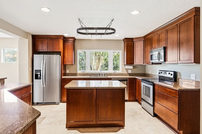 Foto del edificio - Remodeled Conway Home in Lake Access Commu...