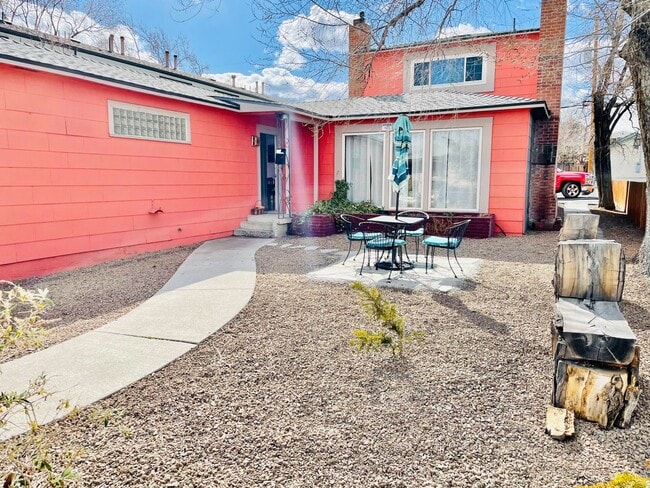 Building Photo - 625 Plumas St