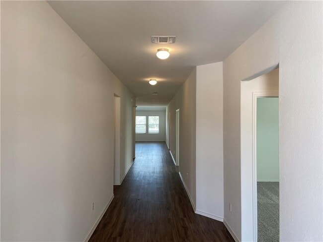 Building Photo - 1420 Chad Dr