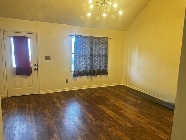 Foto del edificio - 1408 Wagon St