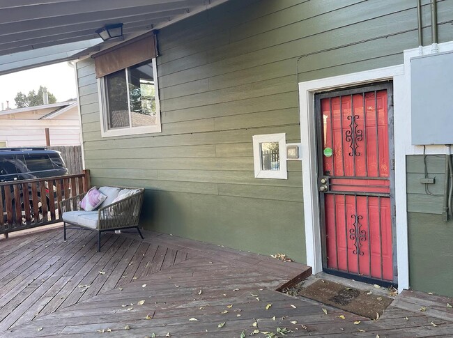 Building Photo - 434 Meade St