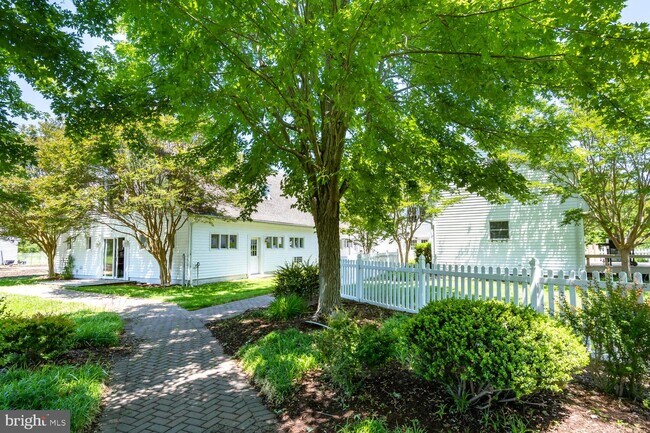 Foto del edificio - 6670 Cedar Cove Rd