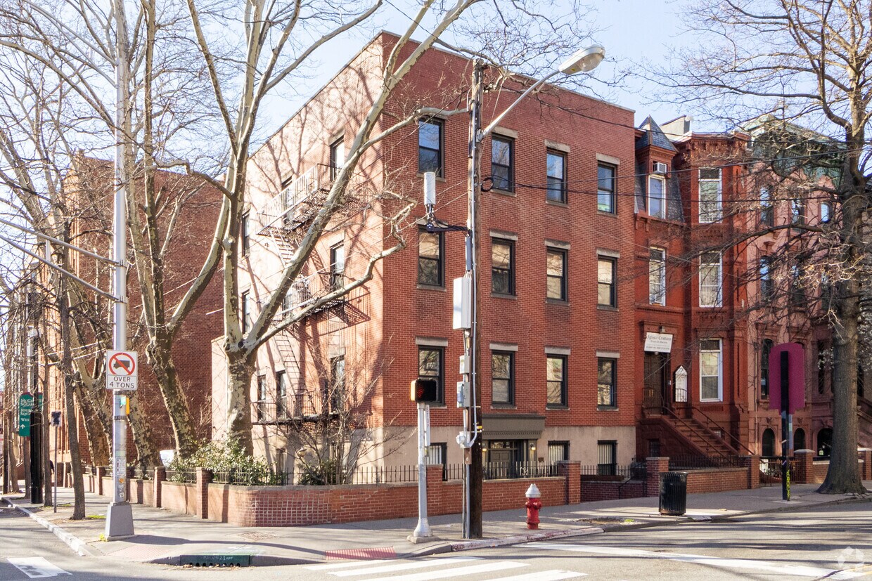 Primary Photo - 473 Jersey Ave