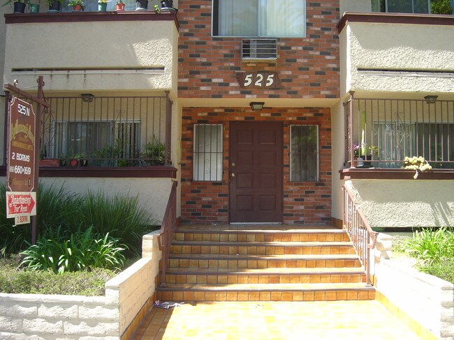 Building Photo - 525 N Ardmore Ave