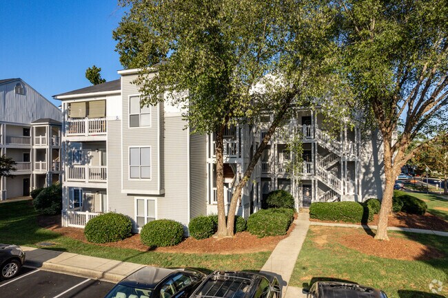 Foto del edificio - Hamiltons Bay Condominiums