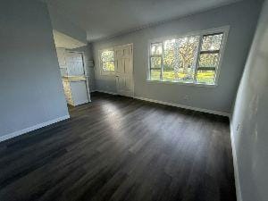 Building Photo - 1250 Lakeview Dr
