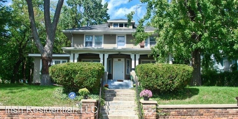 Primary Photo - 1011 E Madison St