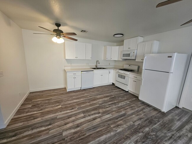 Building Photo - 1490 Church Dr