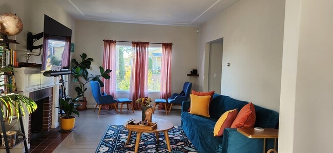 Foto del edificio - 4532 Reinhardt Dr