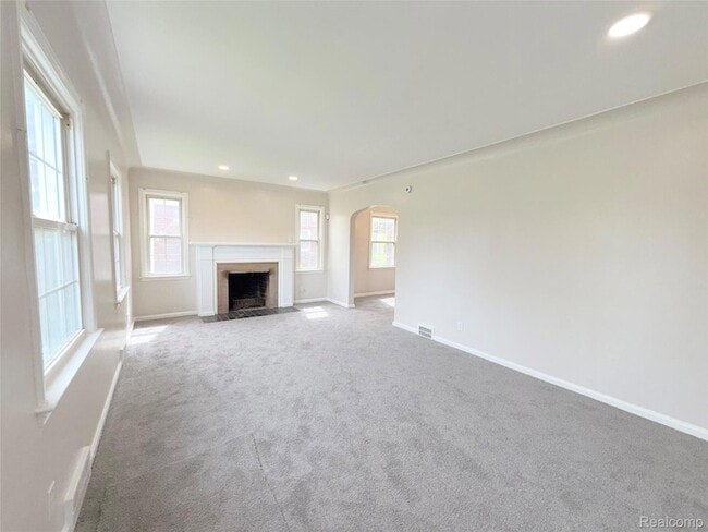 Building Photo - 11375 Roxbury St