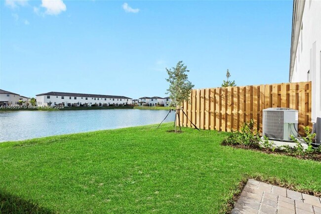 Foto del edificio - 12900 NW 22nd Pl