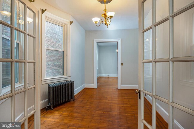 Building Photo - 4018 Roland Ave