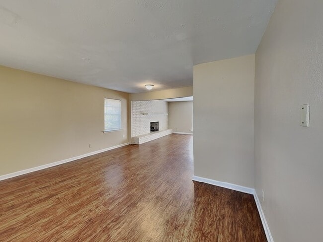 Foto del edificio - 1718 Glen Alta Dr