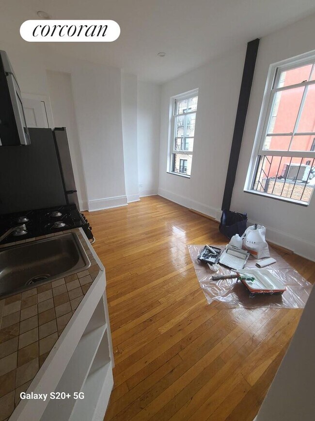 Foto del edificio - 220 Waverly Pl