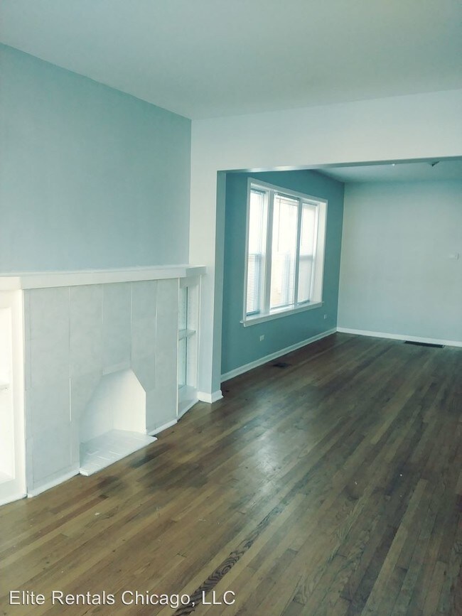 Building Photo - 6940 S Artesian Ave