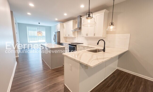 Building Photo - 764 Cady Way