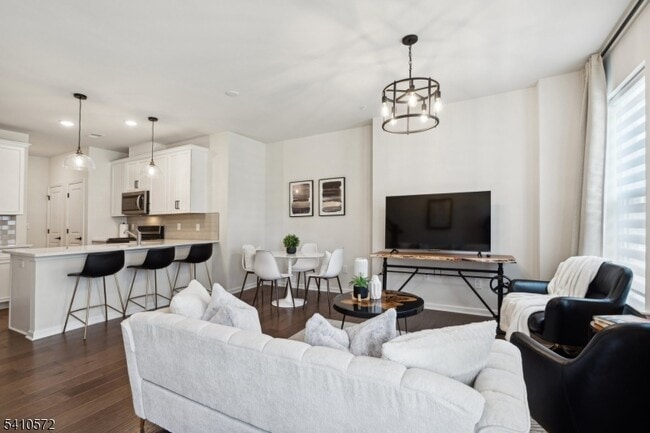 Building Photo - 4 Sadie Cir