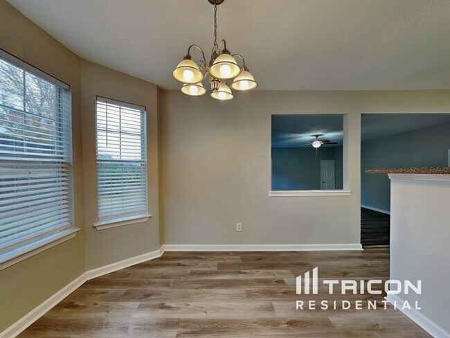 Foto del edificio - 718 Fletcher Dr