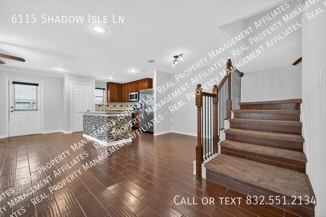 Foto del edificio - 6115 Shadow Isle Ln