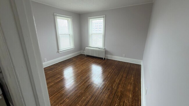 Foto del edificio - 583 Averill Ave