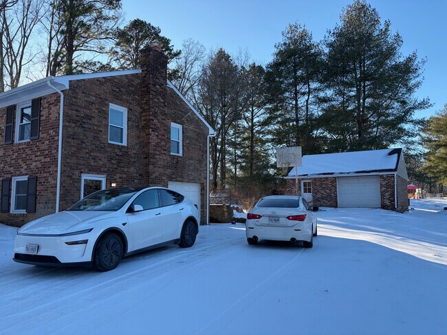 Building Photo - 9150 Gregory Dr