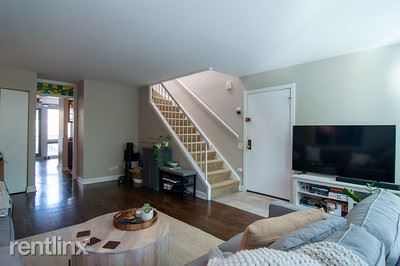 Building Photo - 3 br, 1.5 bath Condo - 2044 N Larrabee St