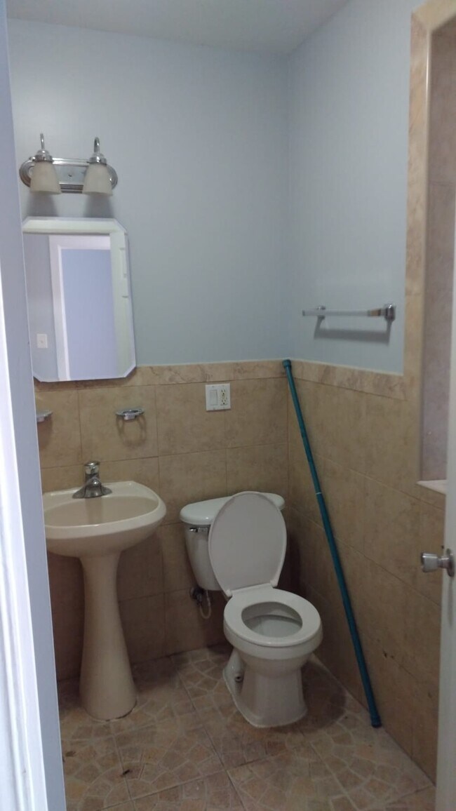 Foto del edificio - 4816 W Belden Ave