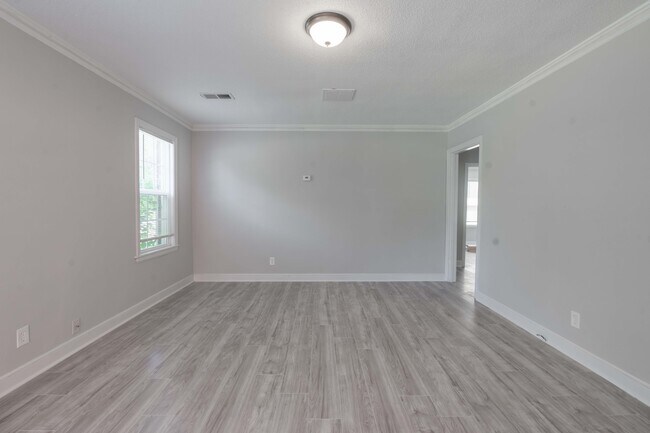 Foto del edificio - 1009 McEvers Rd