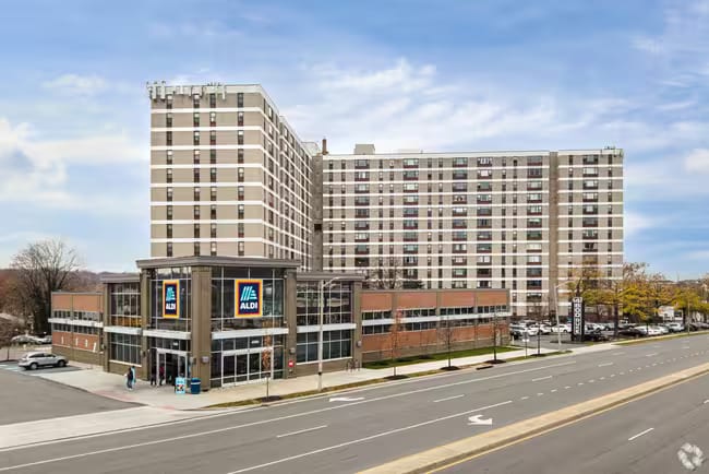 Building Photo - 4600 Duke St