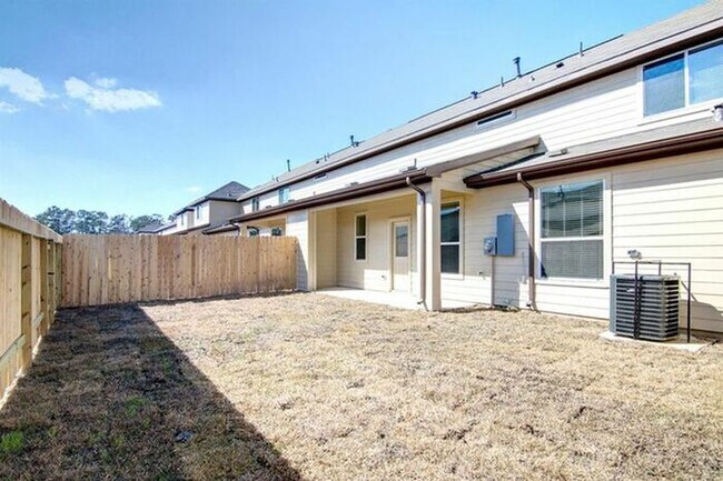 Foto del edificio - 12238 Roy Mix Bohn Lane