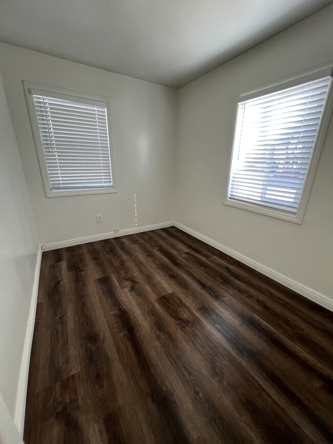 Foto del edificio - 554 S Willow Ave