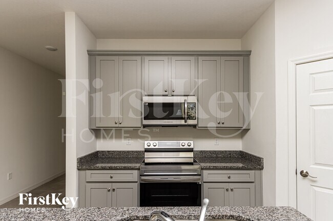 Foto del edificio - 588 Crown Rose Dr