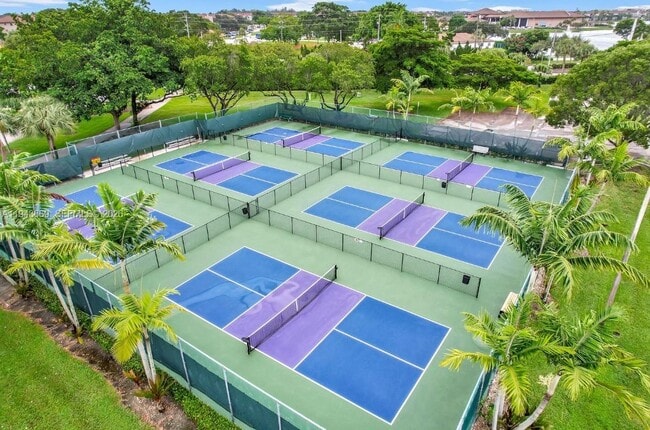 Foto del edificio - 301 SW 135th Ave