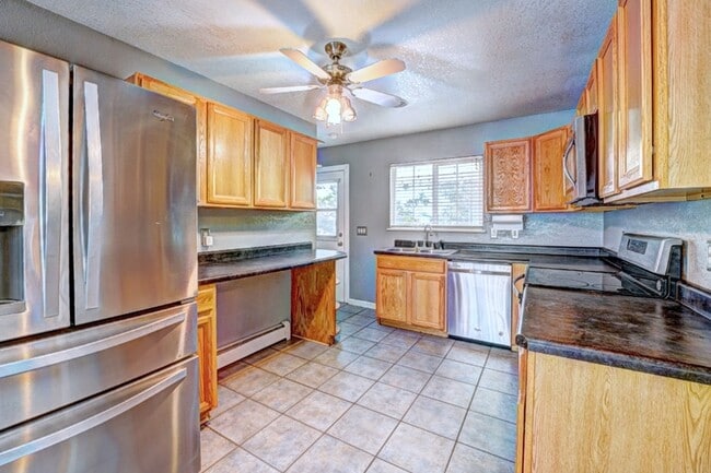 Building Photo - 2801 Hall Ave