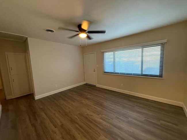 Building Photo - Ralston Triplex