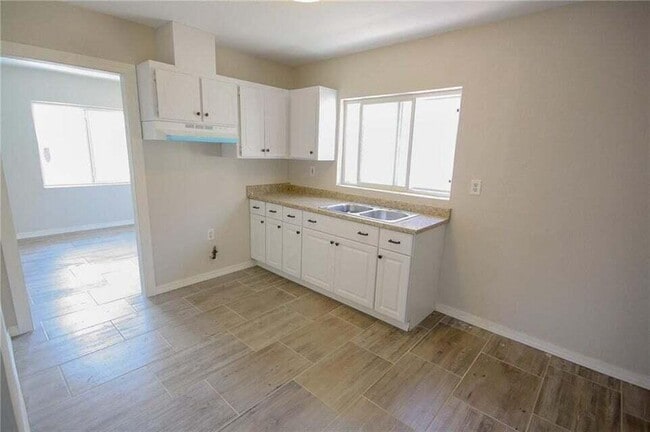 Building Photo - 2413 San Diego Ave