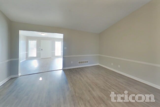 Building Photo - 105 Dailey's Plantation Dr