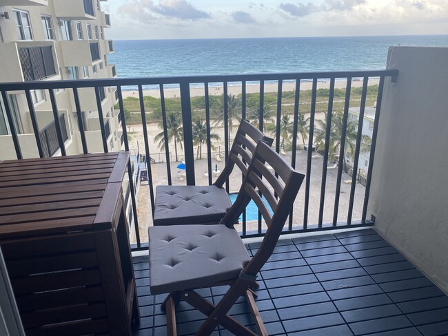 Foto del edificio - 9273 Collins Ave