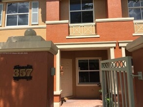 Building Photo - 6141 NW 115th Pl